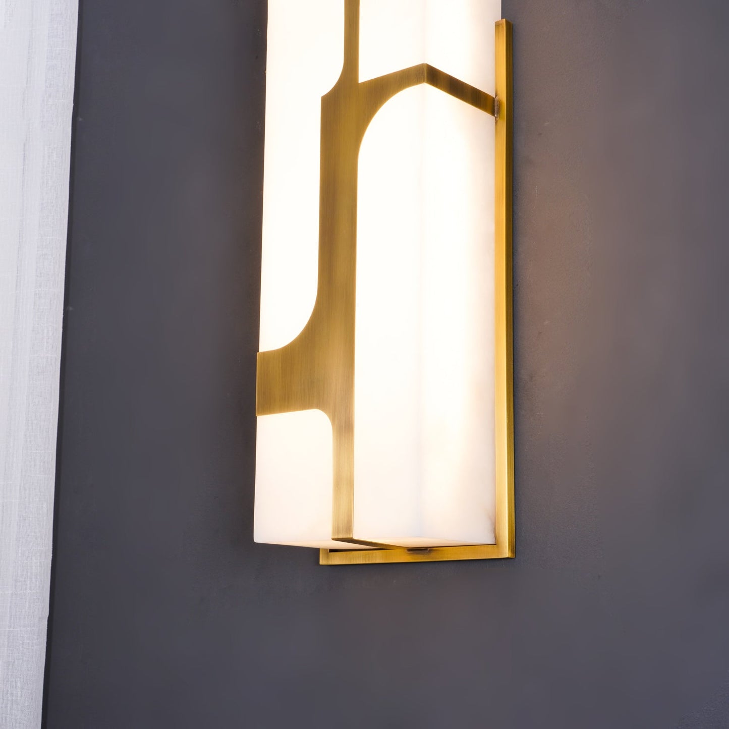 OpalGlow – Marble Art Deco Wall Lamp for a Chic Appeal