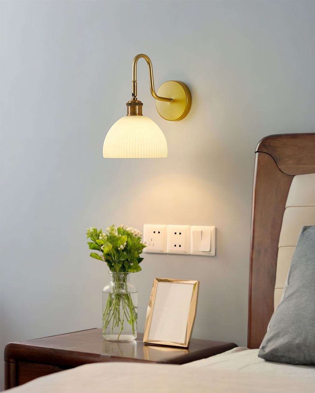 HeritageGlow – Classic Wall Lamp with Luxurious Elegance
