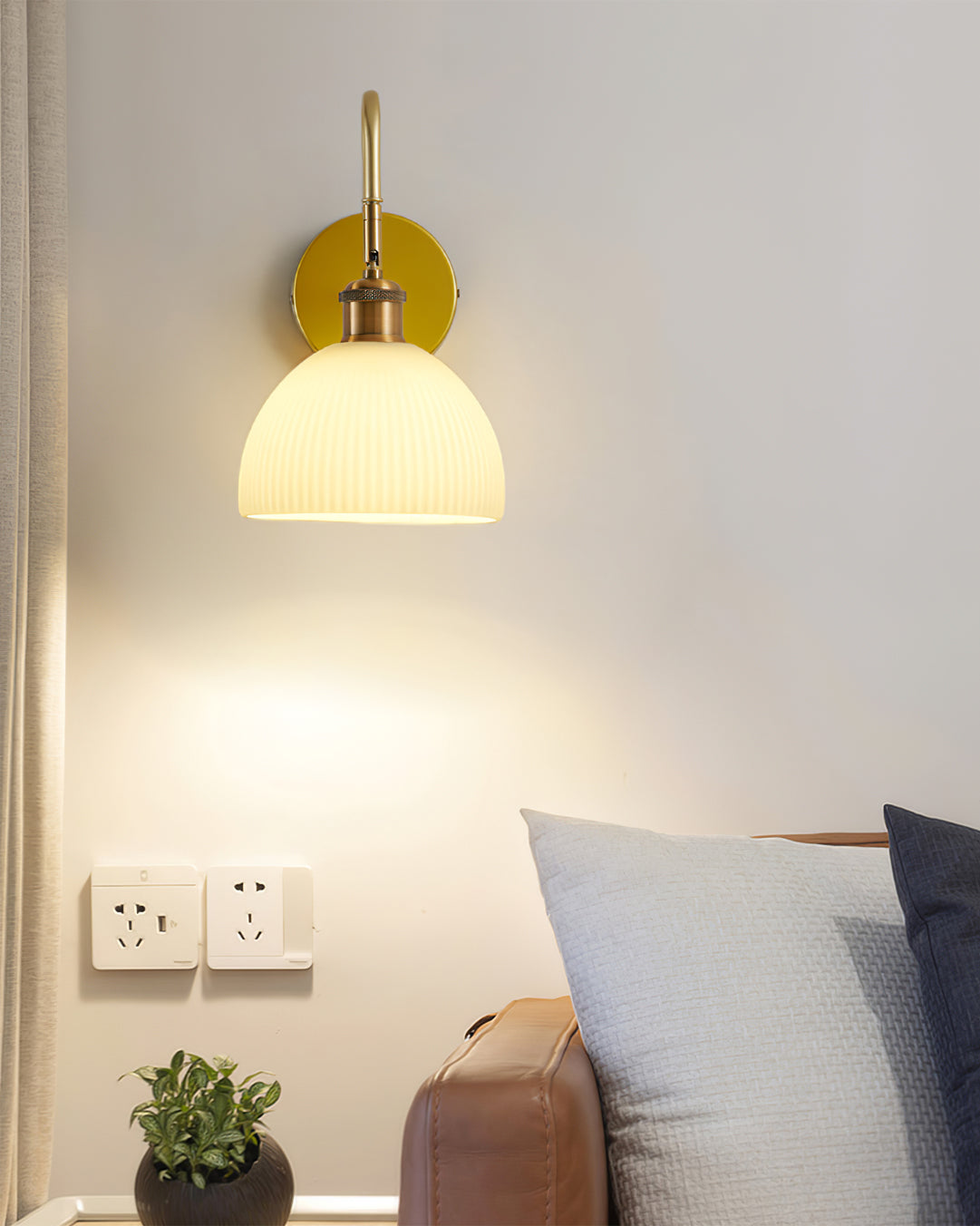 HeritageGlow – Classic Wall Lamp with Luxurious Elegance