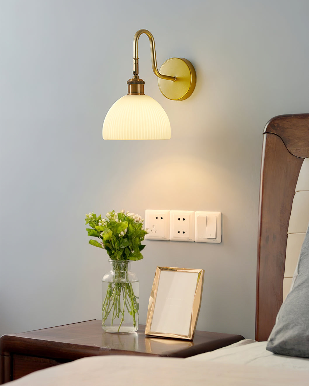 HeritageGlow – Classic Wall Lamp with Luxurious Elegance