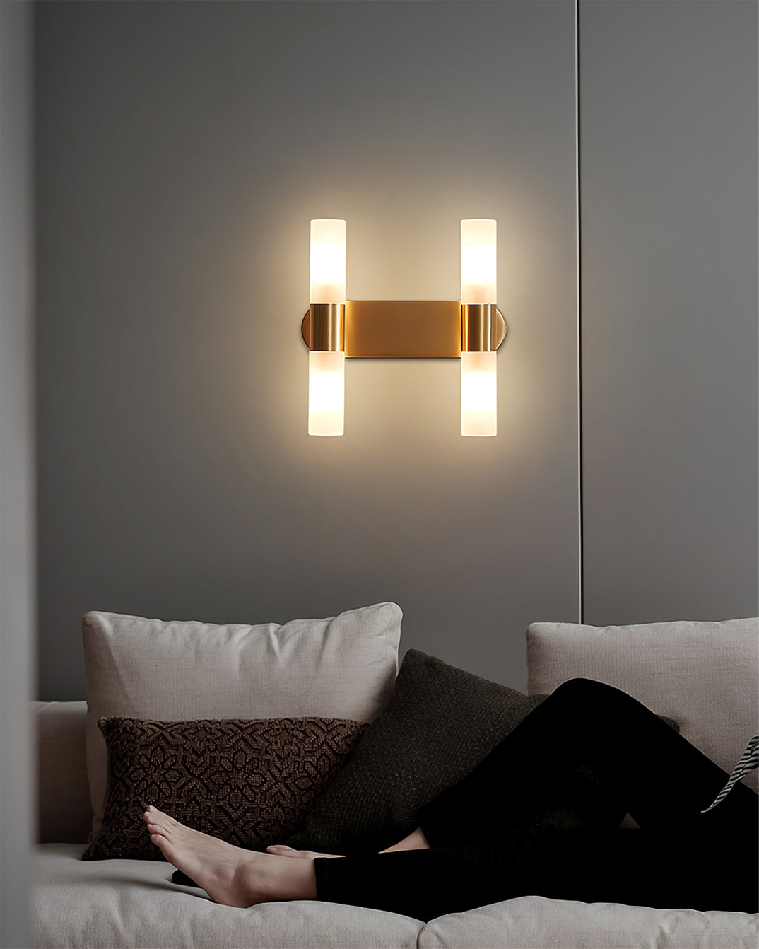 CylindraBeam– Chic Cylindrical Wall Lamp for Timeless Ambience