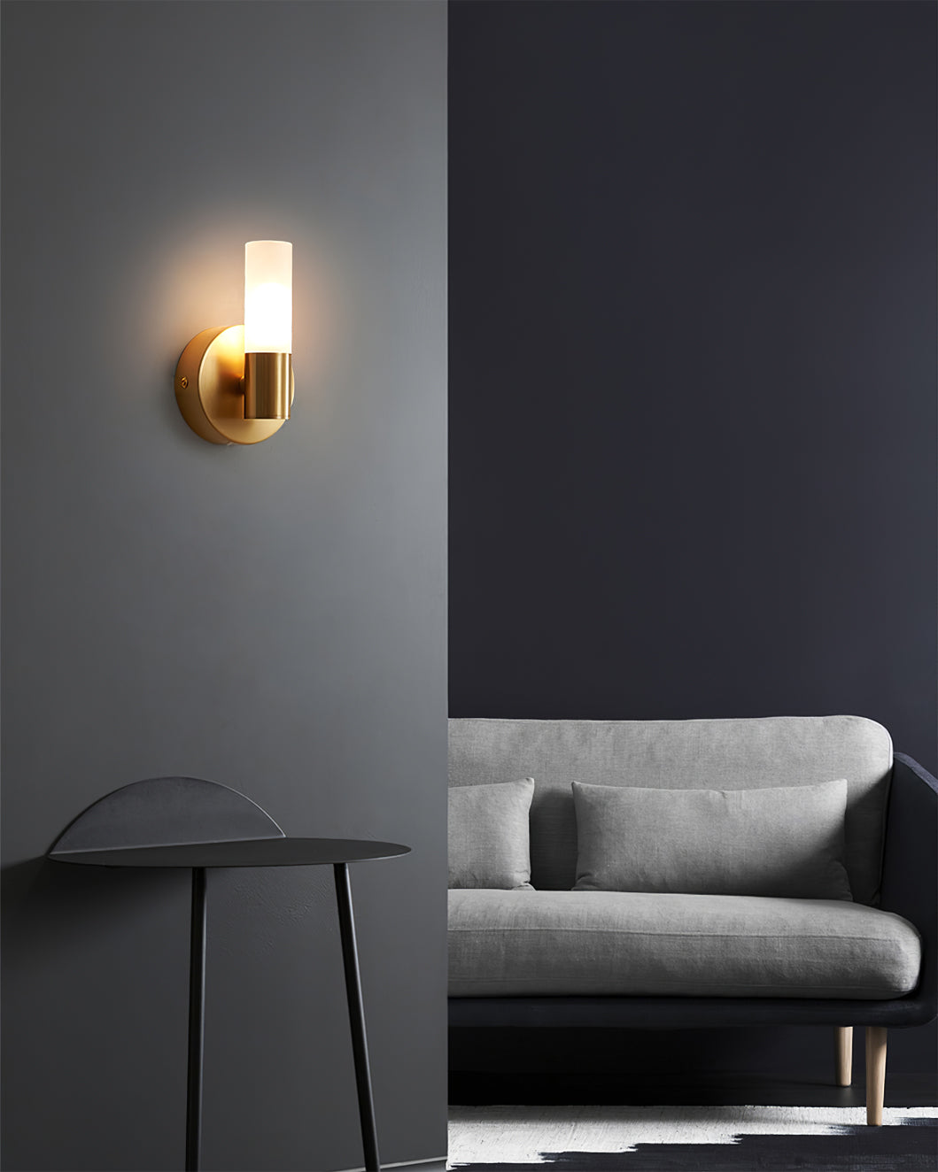 CylindraBeam– Chic Cylindrical Wall Lamp for Timeless Ambience