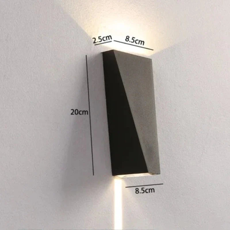 RayLume – Sleek Outdoor Wall Light for Modern Illumination