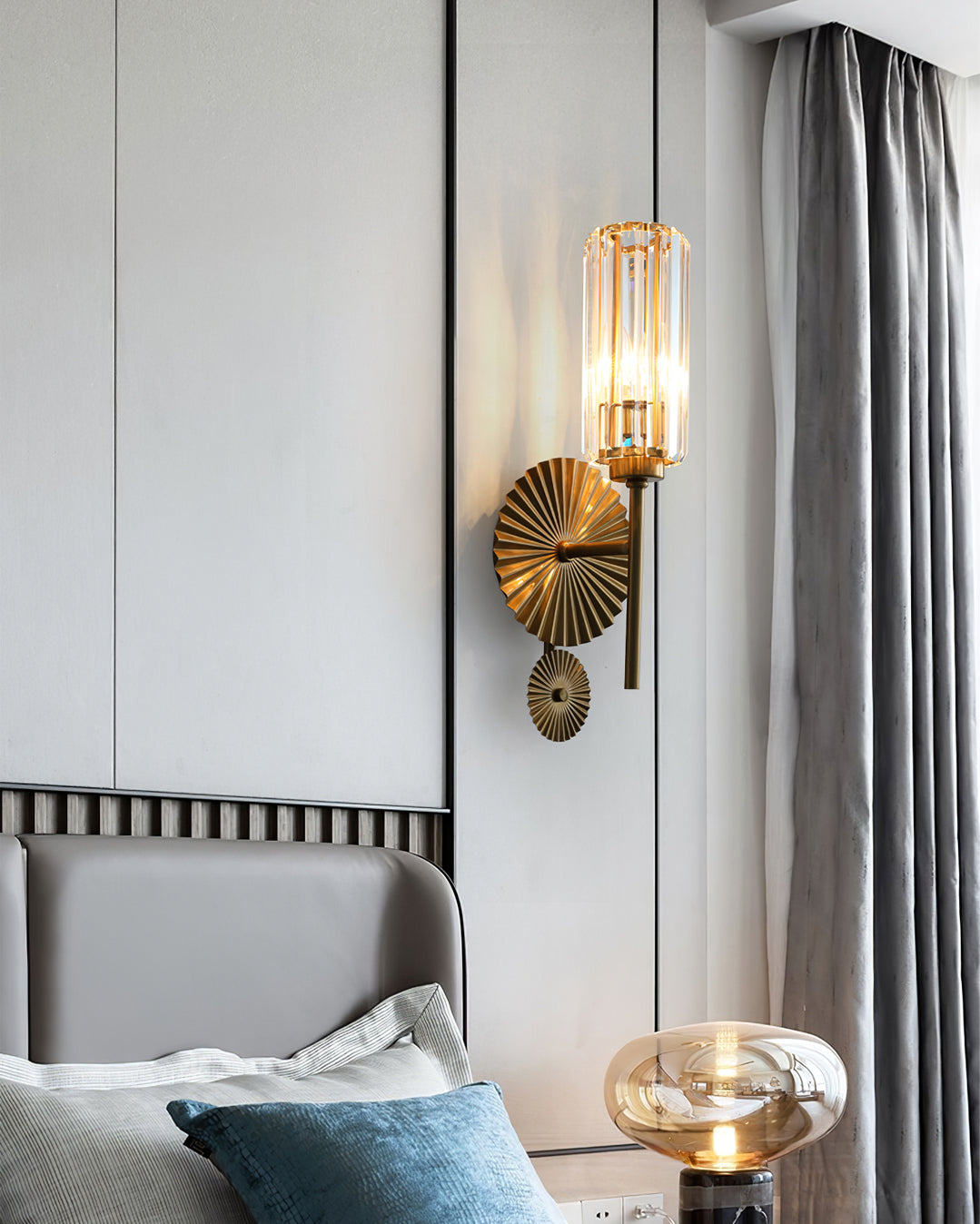 CylinderGlow – Regal Cylinder Wall Lamp for Timeless Style