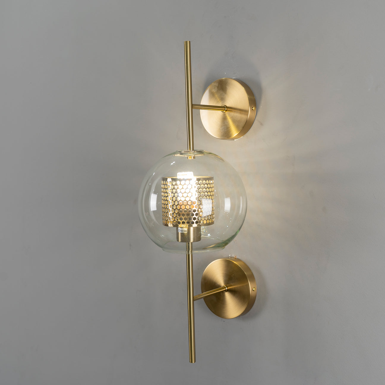 CrystalLuxe – Illuminated Glass Wall Lamp for Stylish Lighting