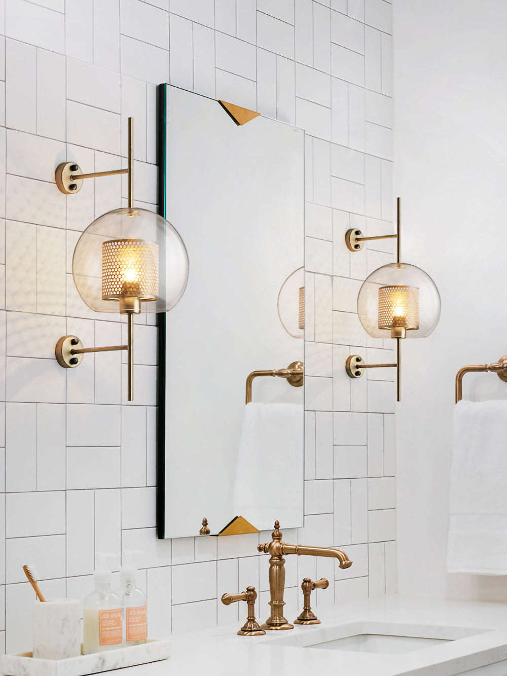 CrystalLuxe – Illuminated Glass Wall Lamp for Stylish Lighting