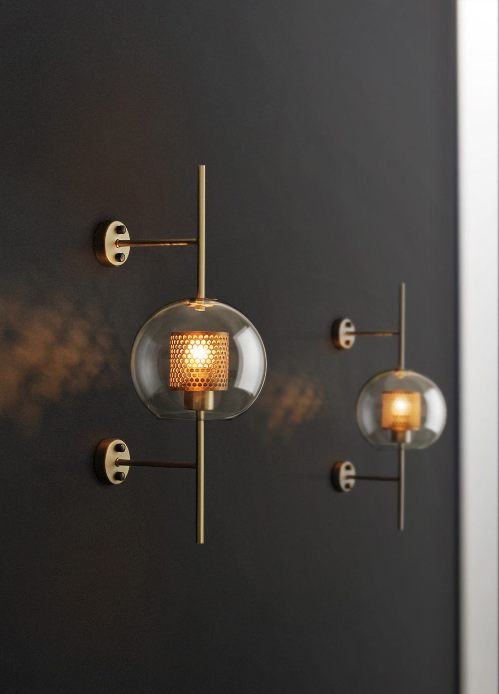CrystalLuxe – Illuminated Glass Wall Lamp for Stylish Lighting