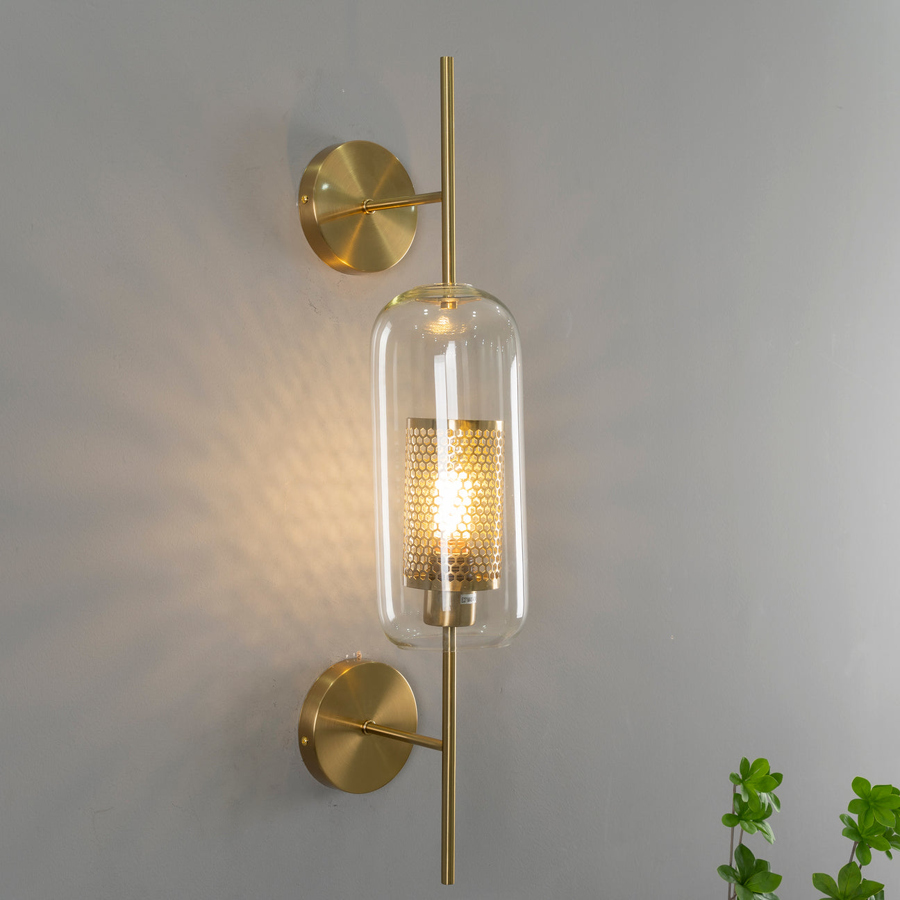 CrystalLuxe – Illuminated Glass Wall Lamp for Stylish Lighting