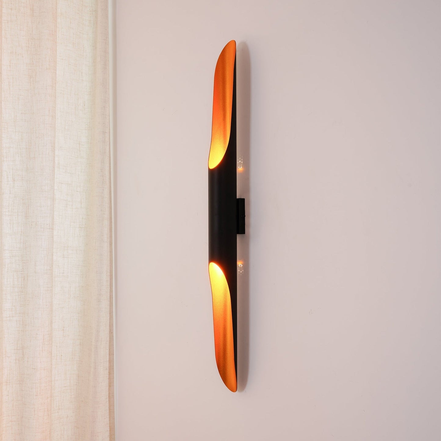 NeoBeam– Postmodern Wall Lamp for a Cutting-Edge Look