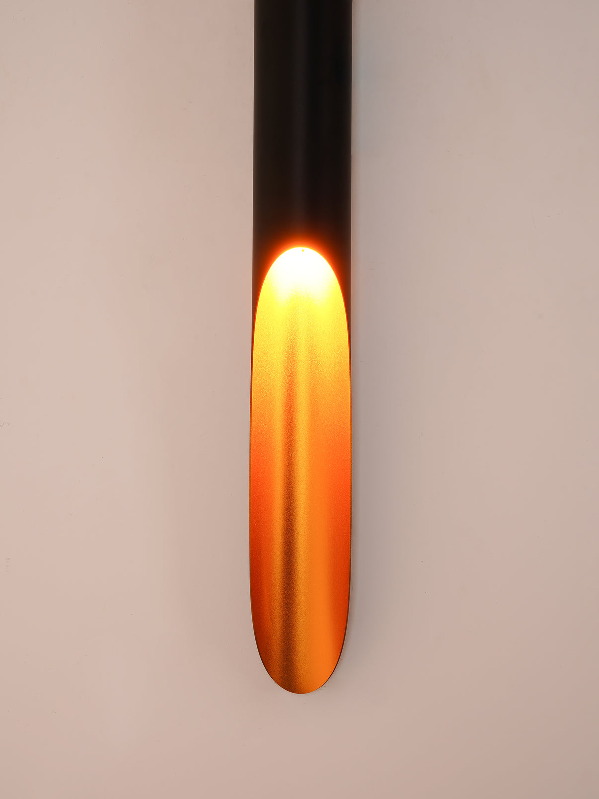 NeoBeam– Postmodern Wall Lamp for a Cutting-Edge Look