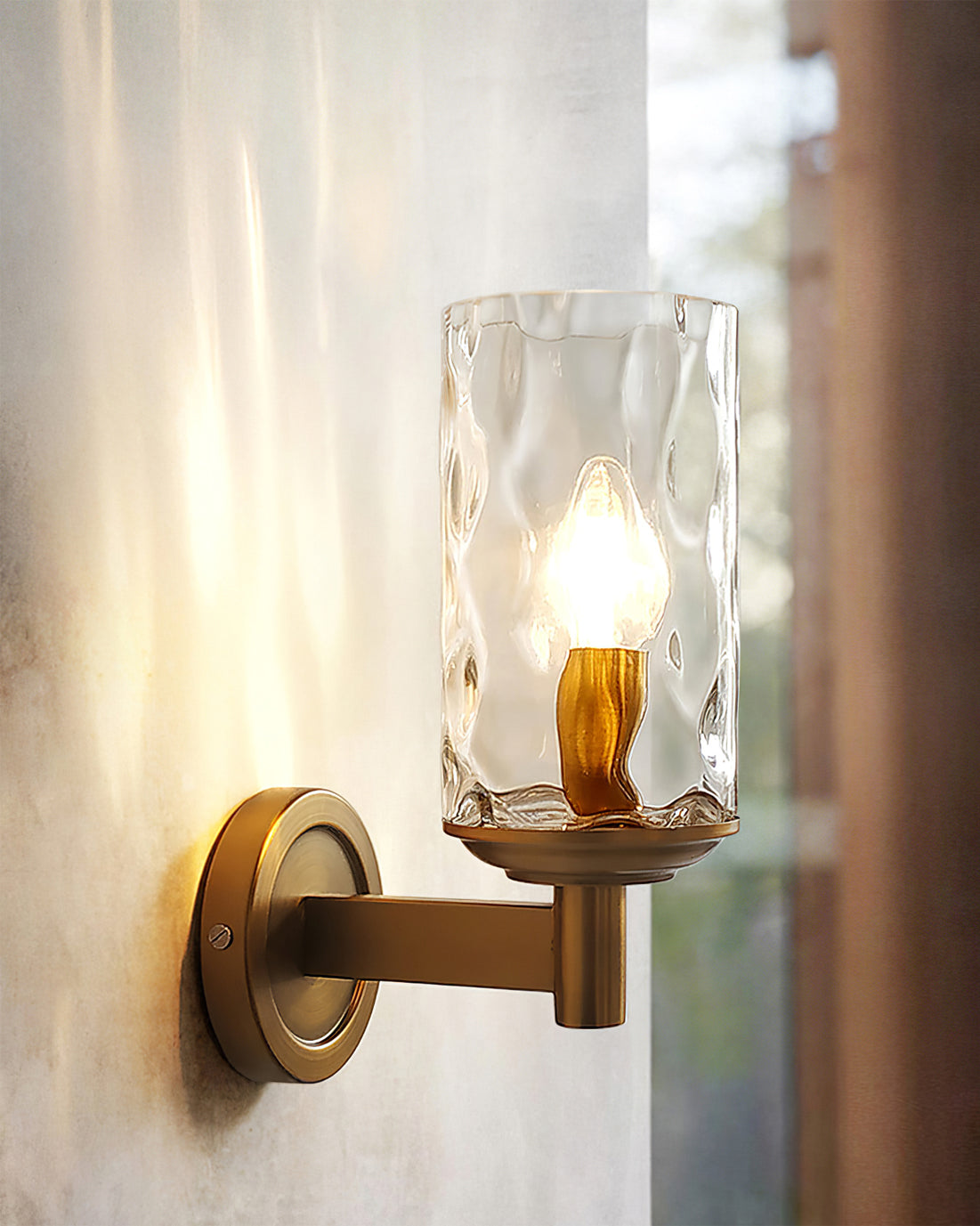 GoldenGleam – Elegant Glass Wall Light for Luxurious Ambience