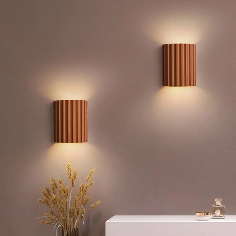 LumeSculpt – Modern Resin Wall Light