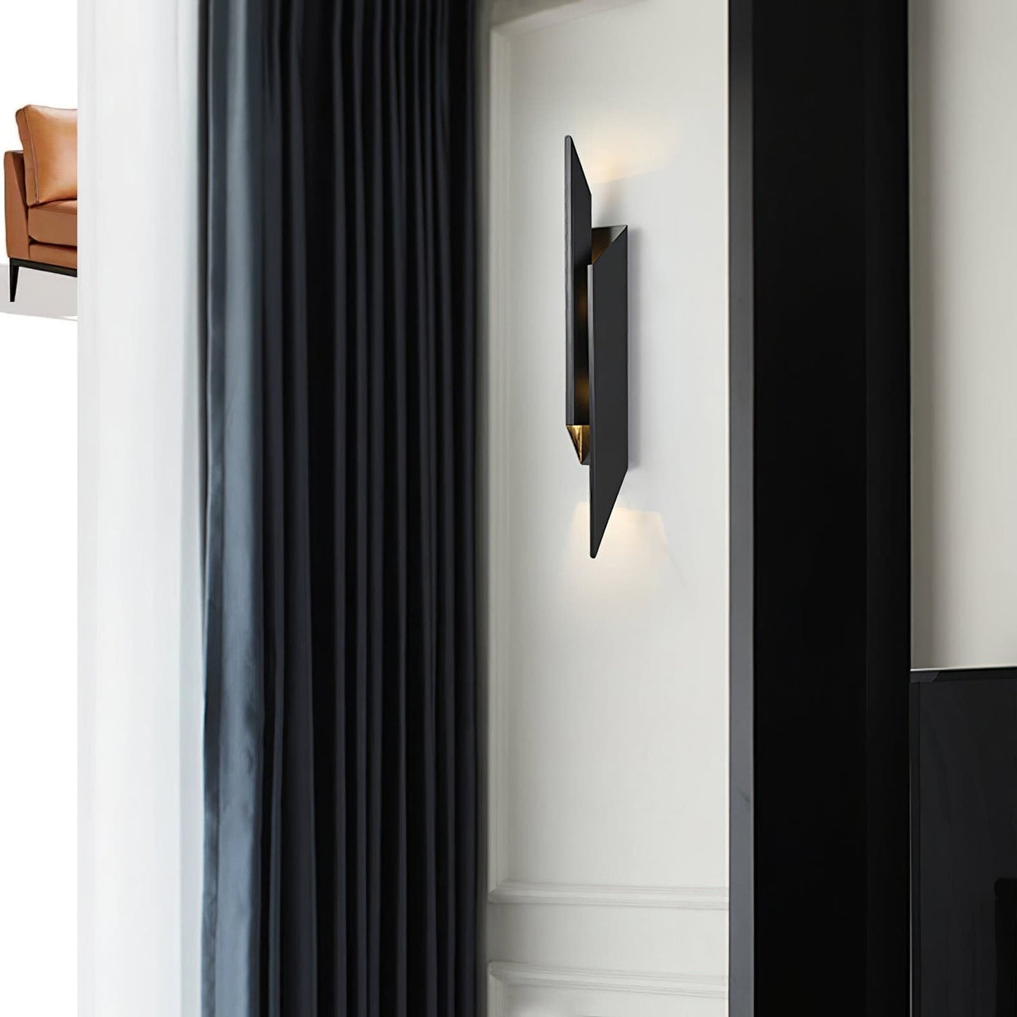 TechGlow – Sleek Modern Wall Light with Advanced Design