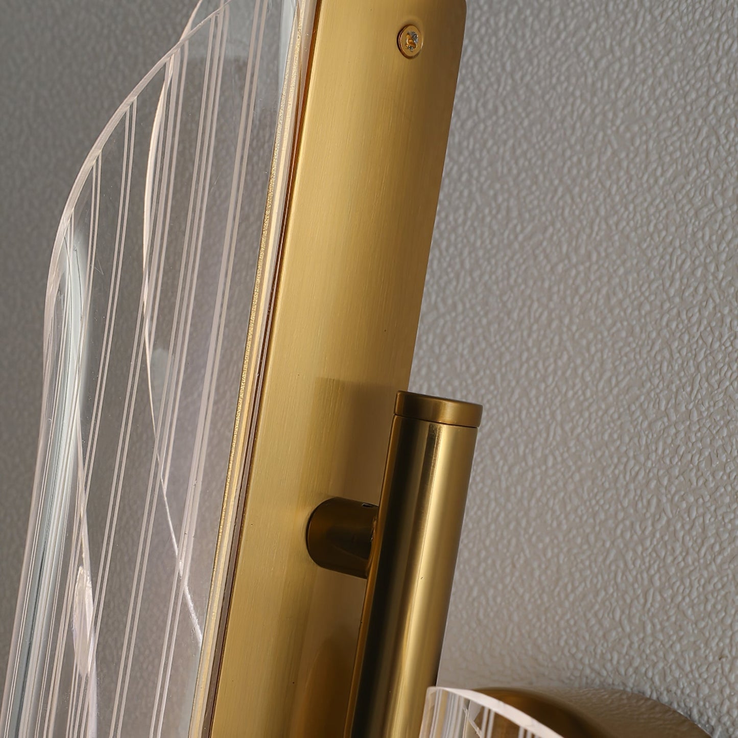 CrystalGlow – Sparkling Crystal Wall Light for Glamorous Touch