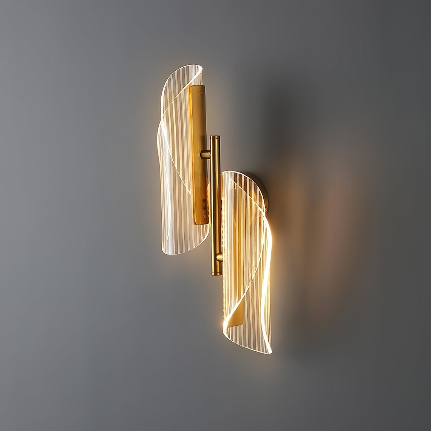 CrystalGlow – Sparkling Crystal Wall Light for Glamorous Touch