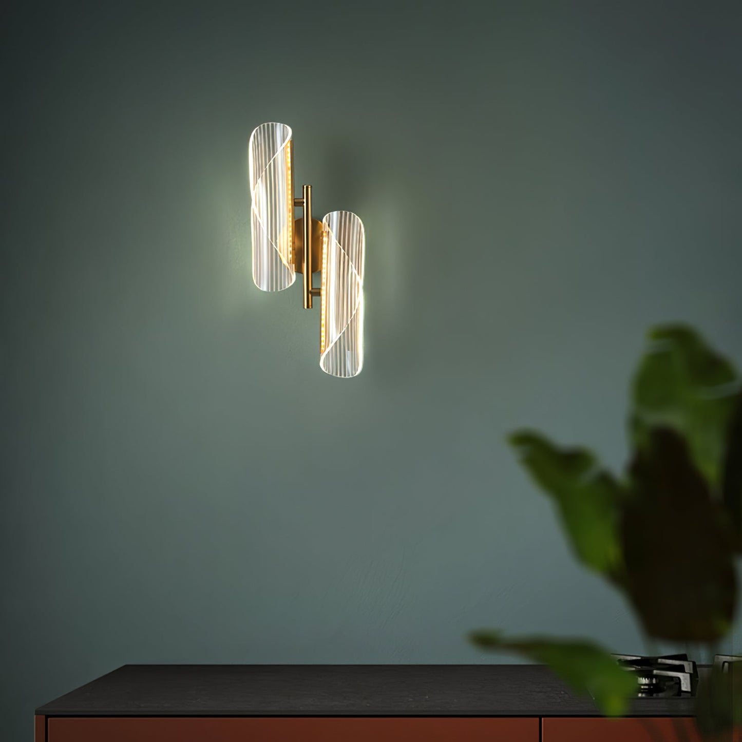 CrystalGlow – Sparkling Crystal Wall Light for Glamorous Touch