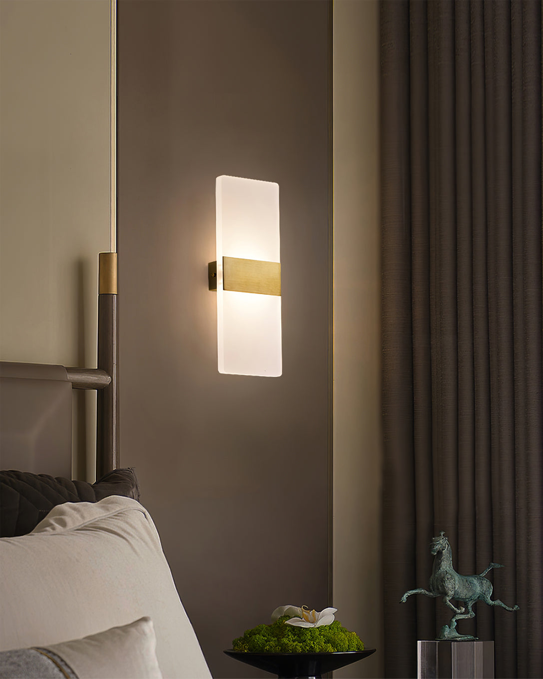 EraGlow – Mid-Century Wall Lamp for Timeless Style