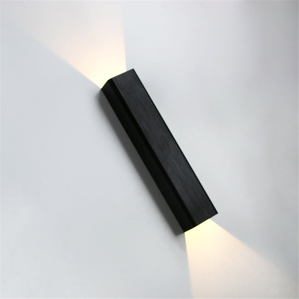 BeamGlow – Sleek Outdoor Lamp for Contemporary Spaces