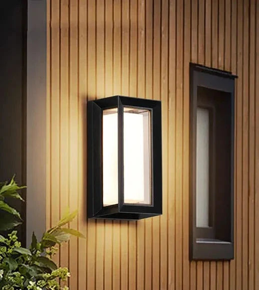 GarGlow – Elegant Outdoor Wall Light