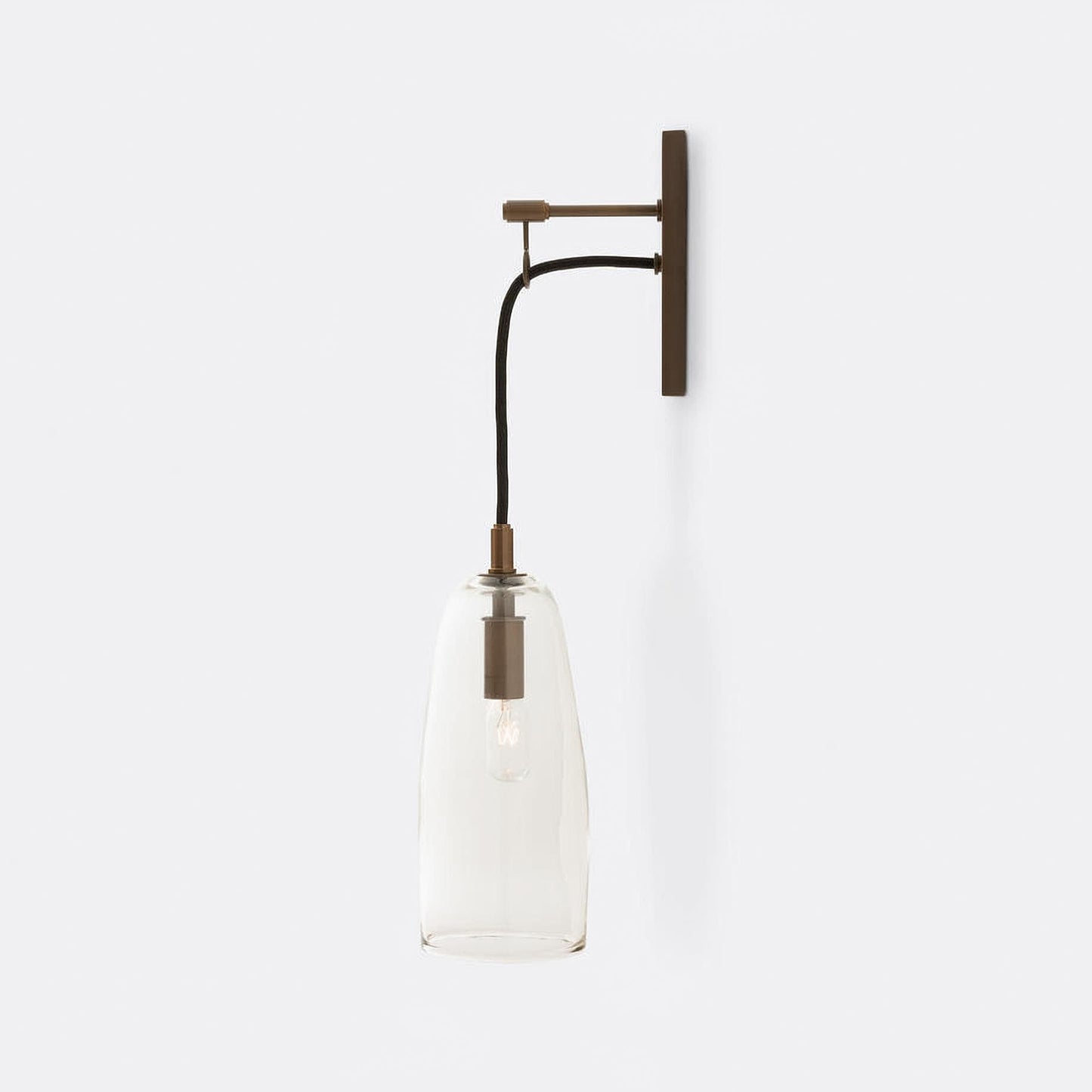 NovaBeam – Refined Gold Wall Lamp for Sophisticated Interiors
