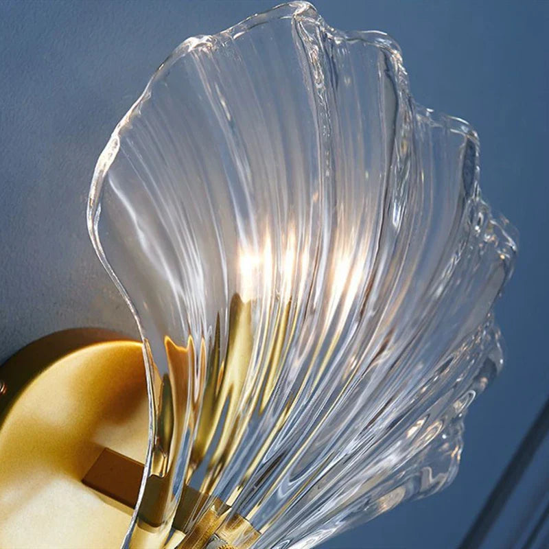 CoralBeam – Shell-Shaped Glass Wall Light