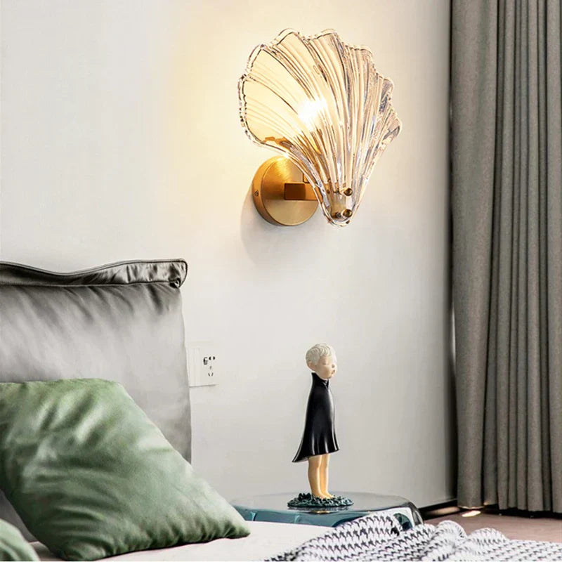 CoralBeam – Shell-Shaped Glass Wall Light