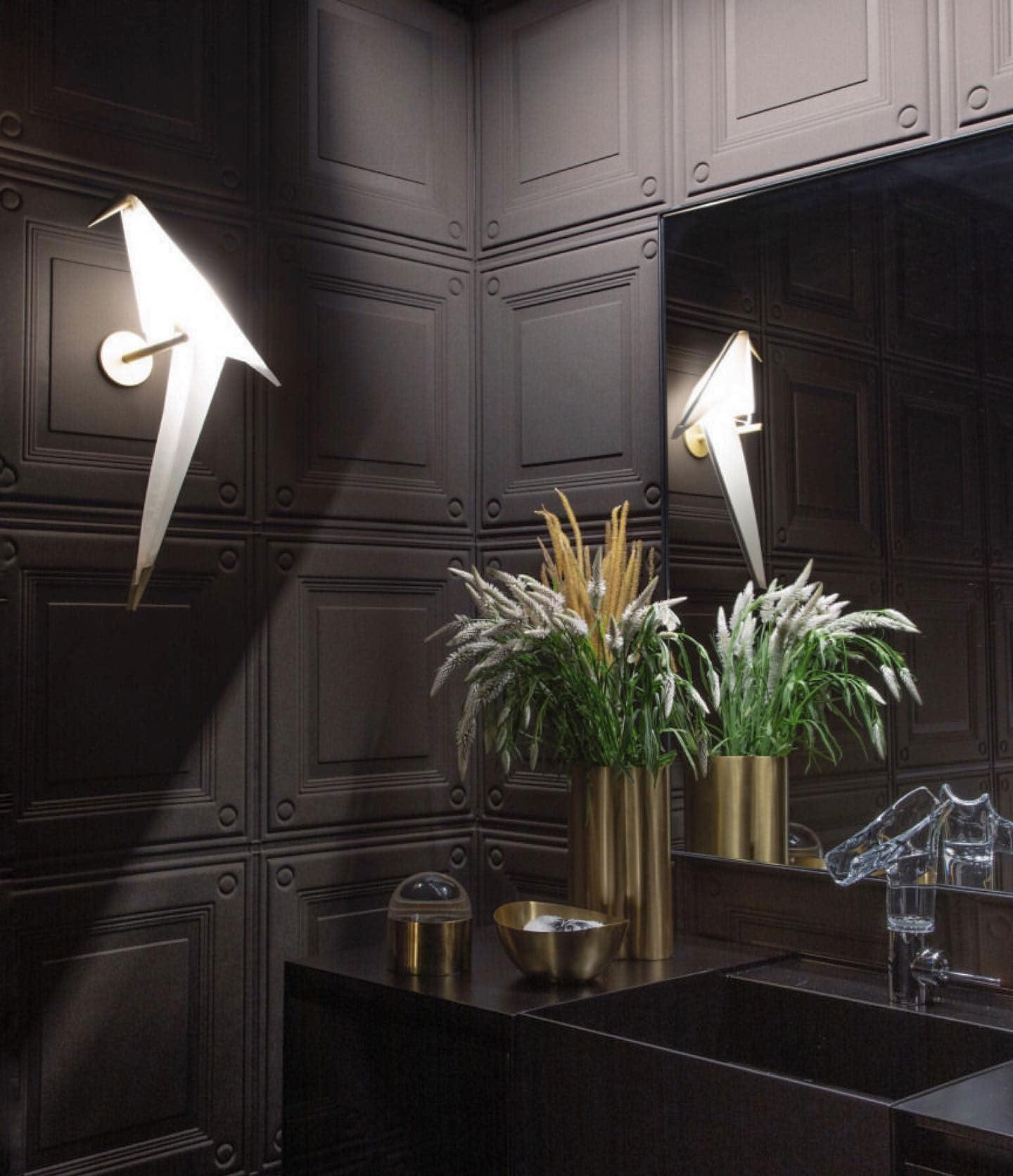 FeatherGlow – Bird-Inspired Wall Lamp for a Whimsical Look