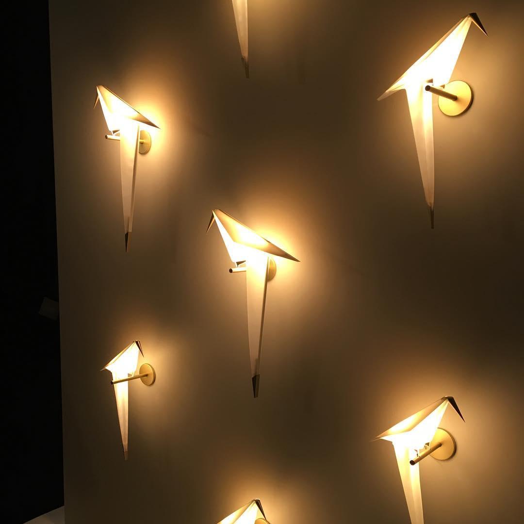 FeatherGlow – Bird-Inspired Wall Lamp for a Whimsical Look