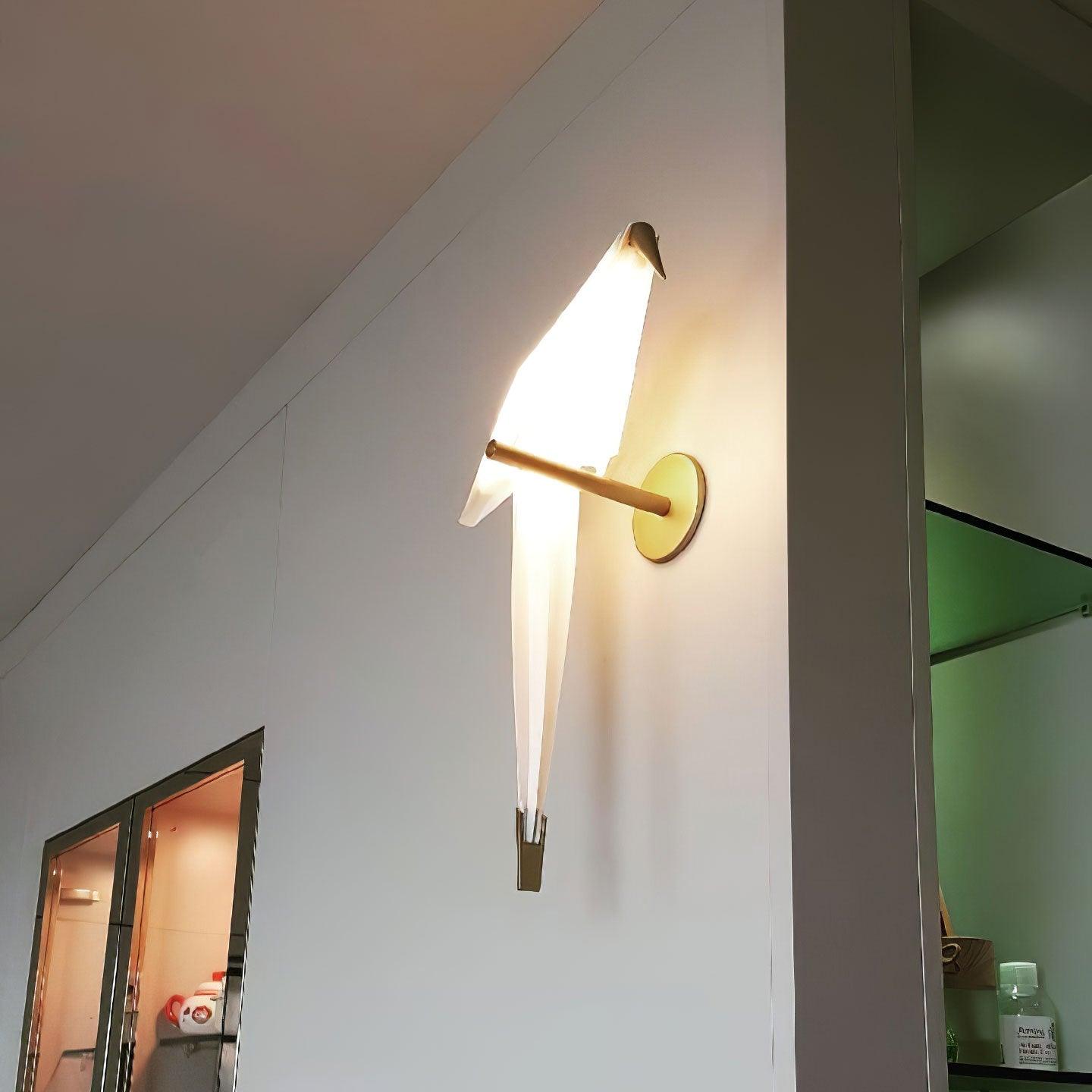 FeatherGlow – Bird-Inspired Wall Lamp for a Whimsical Look