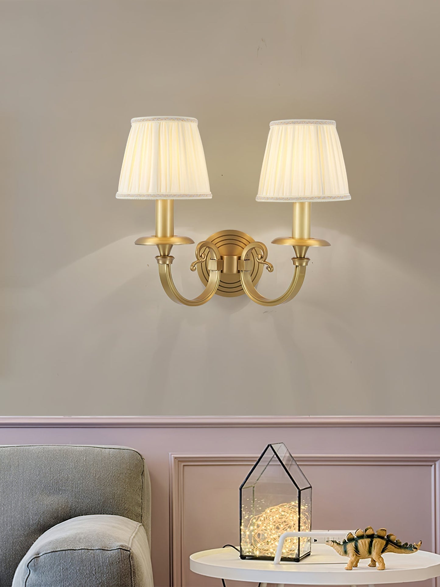 GlowMajesty – Elegant Gold Wall Lamp for Regal Lighting