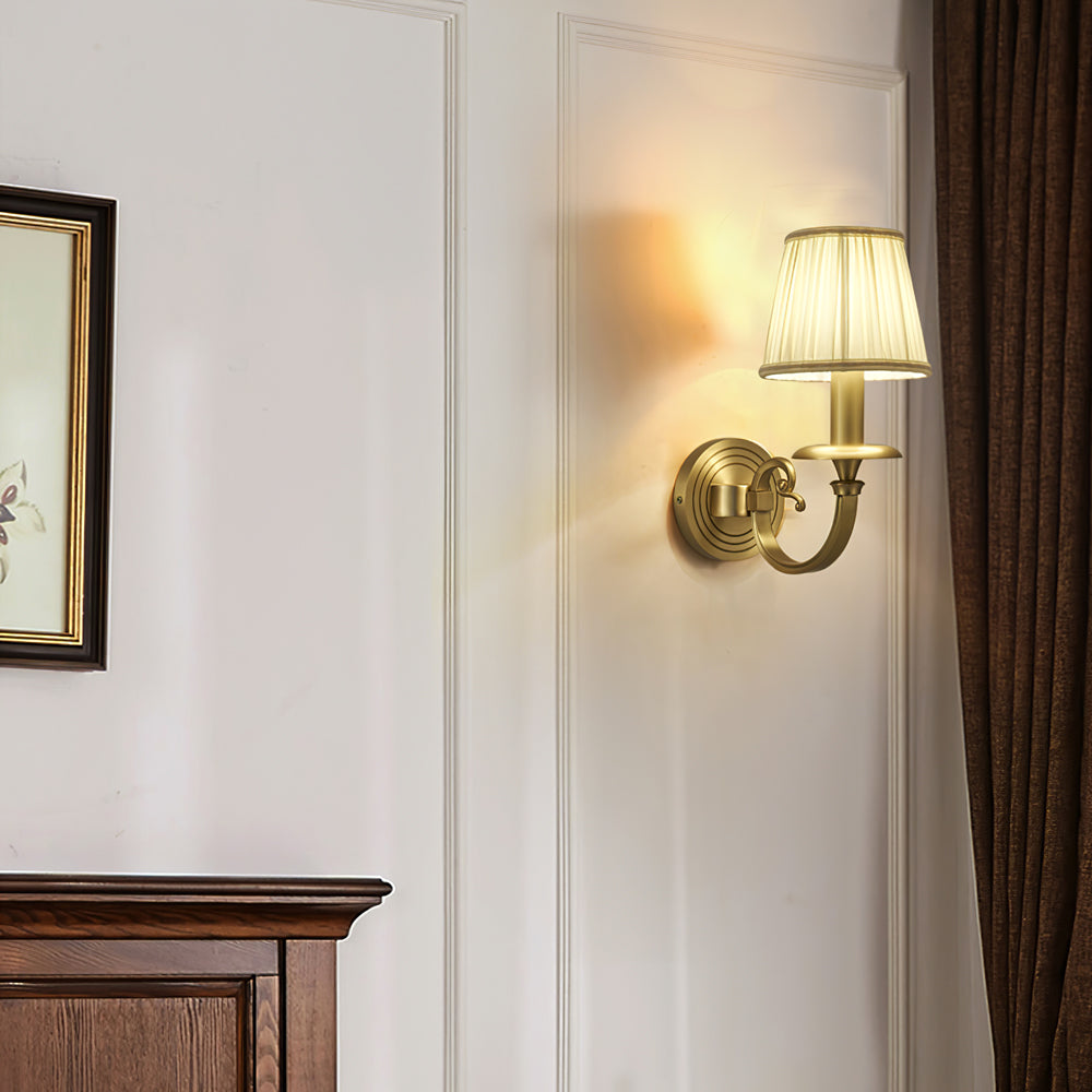 GlowMajesty – Elegant Gold Wall Lamp for Regal Lighting
