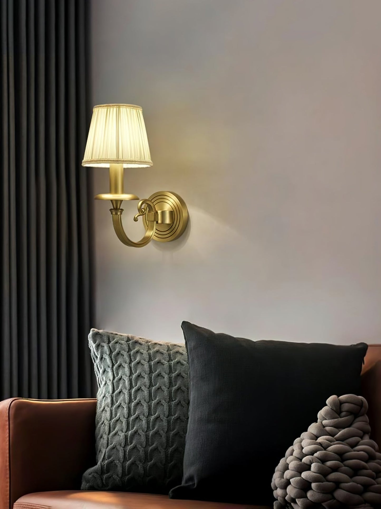 GlowMajesty – Elegant Gold Wall Lamp for Regal Lighting