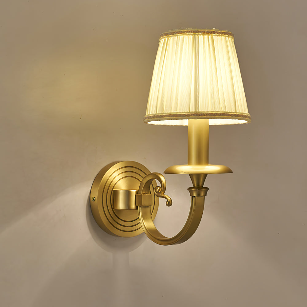 GlowMajesty – Elegant Gold Wall Lamp for Regal Lighting