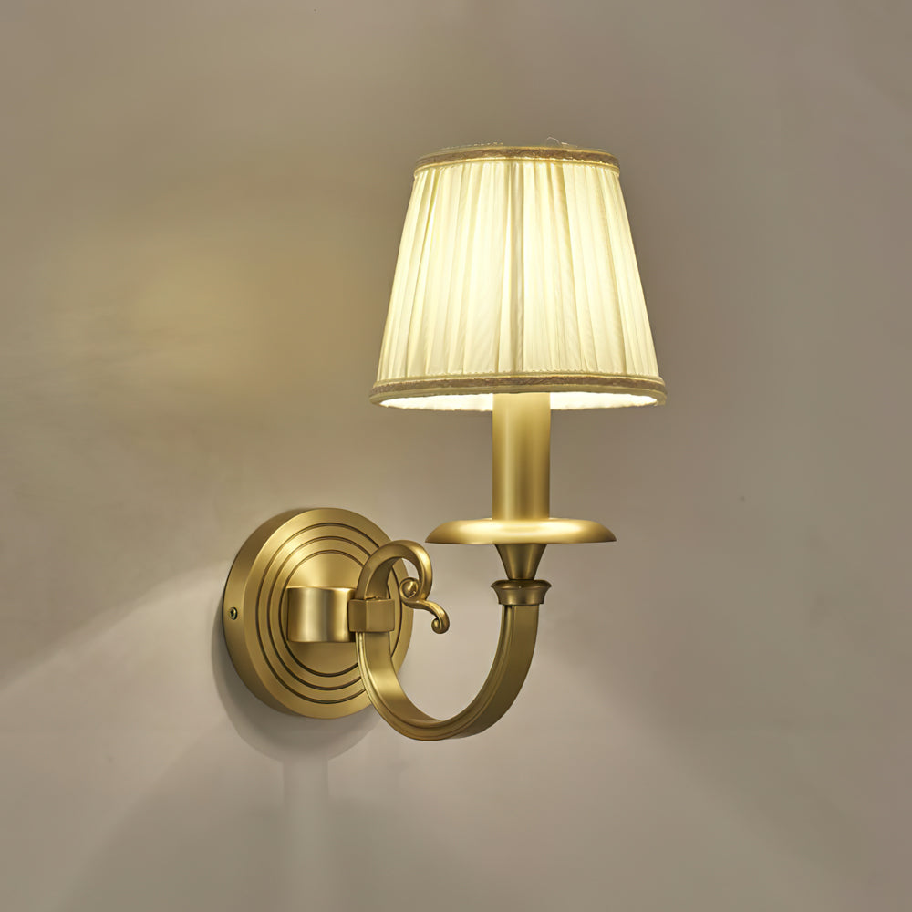 GlowMajesty – Elegant Gold Wall Lamp for Regal Lighting