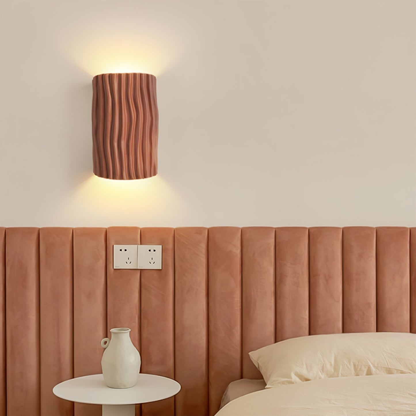 ScandiLuxe – Resin Wall Light with Warm and Inviting Glow