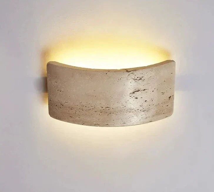 StoneLuxe – Minimalist Wall Lamp in Travertine