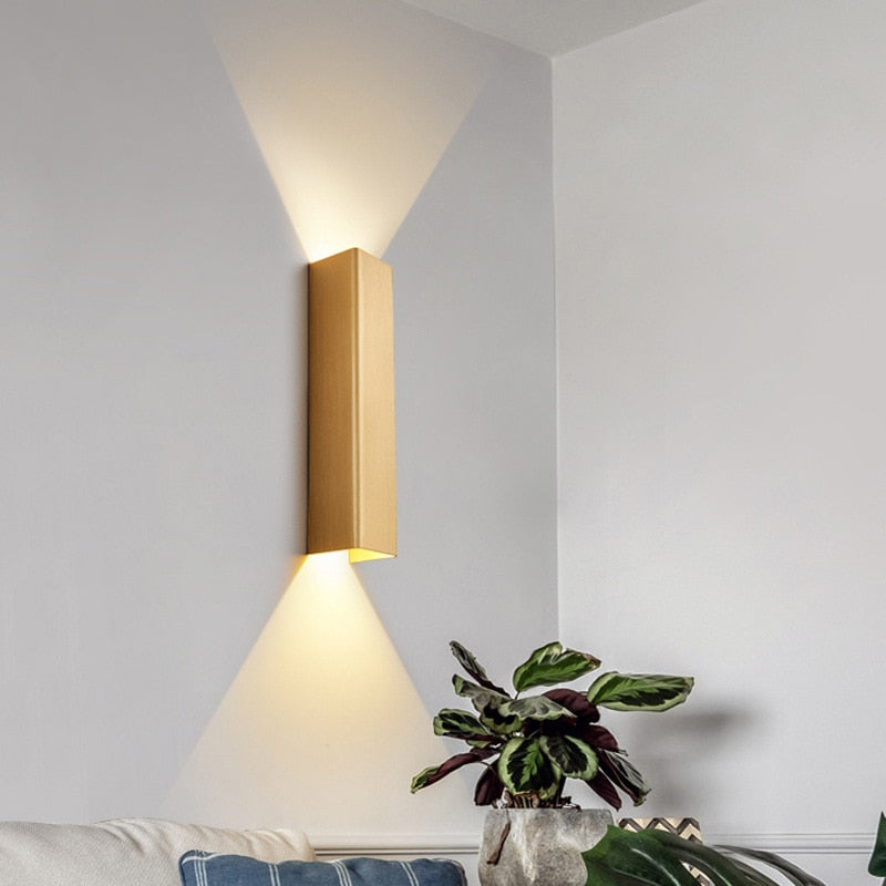 BeamGlow – Sleek Outdoor Lamp for Contemporary Spaces