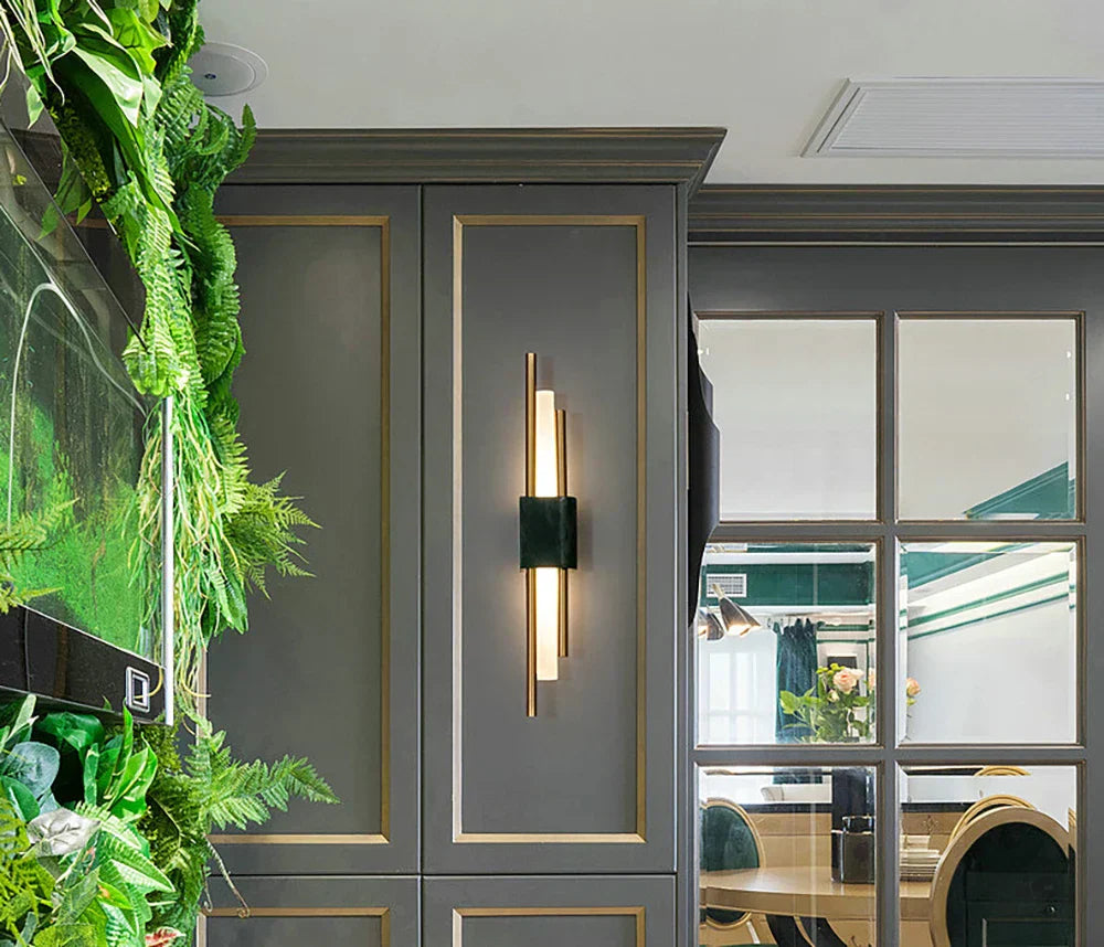 StoneLuxe – Modern Marble Wall Lamp with LED Technology