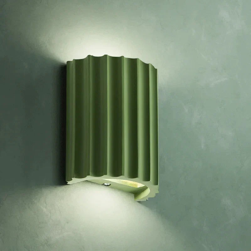LumeSculpt – Modern Resin Wall Light