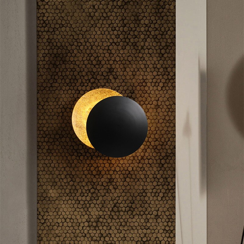 EclipseAura – Wall Lamp in Solar Eclipse Shape
