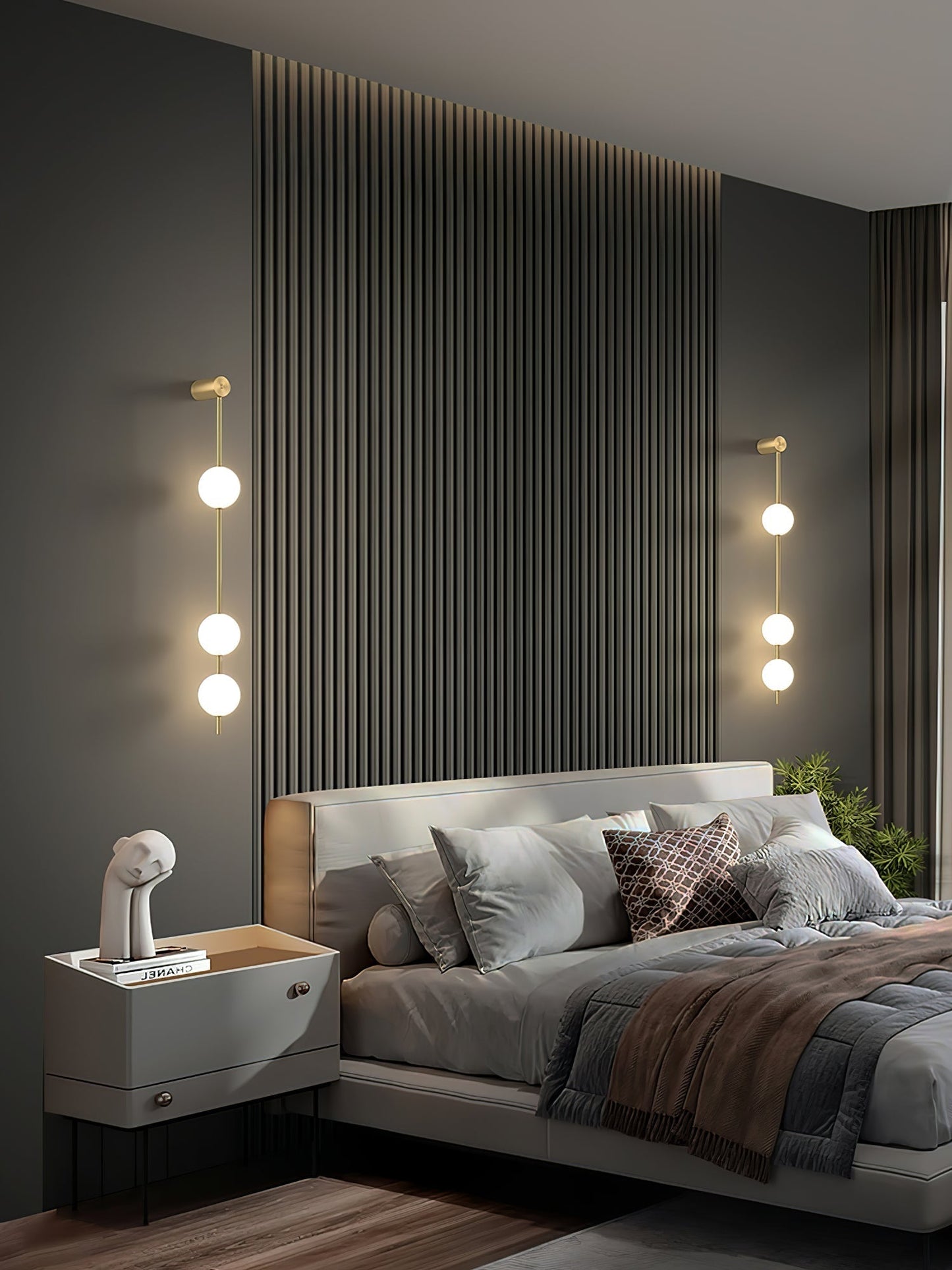 StreamGold – Modern Vertical Wall Lamp with Gold Accents