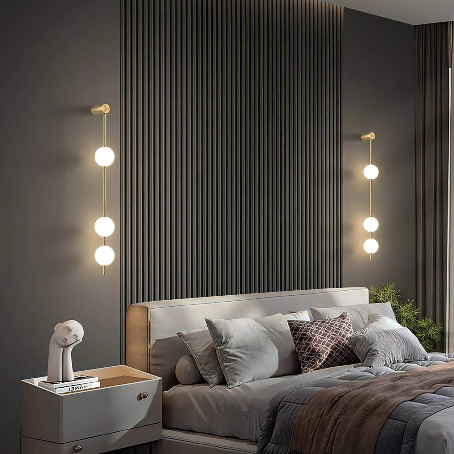 StreamGold – Modern Vertical Wall Lamp with Gold Accents