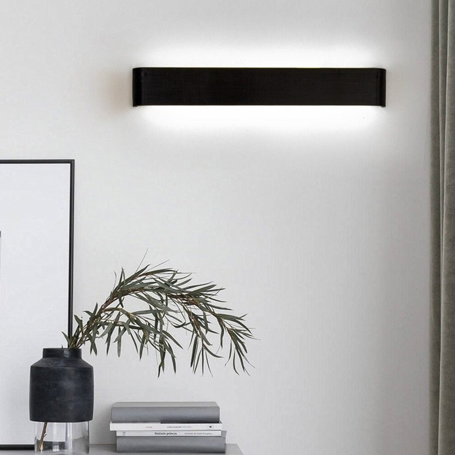 LumaGlow – Contemporary Wall Light