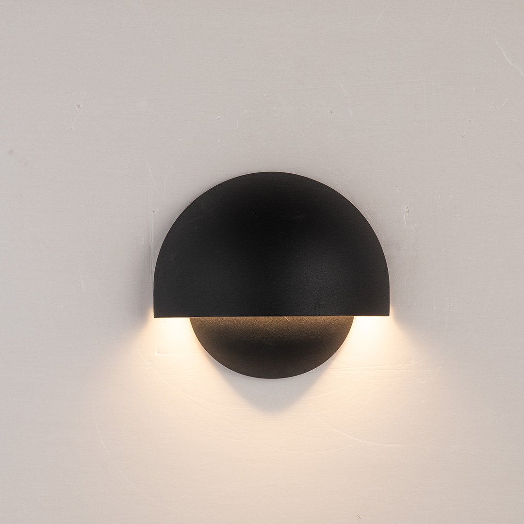 SolarGlow – Warm LED Wall Light