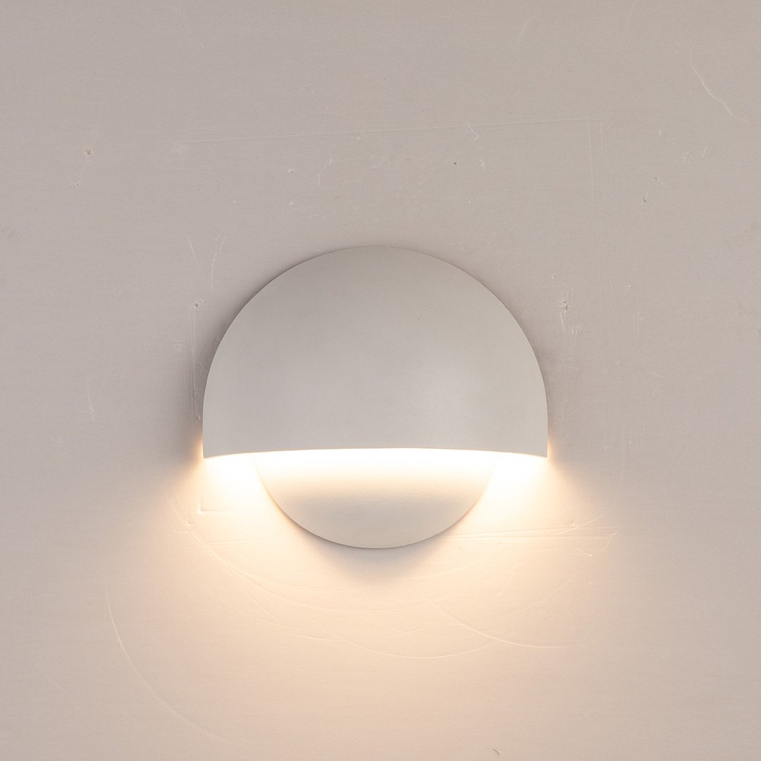 SolarGlow – Warm LED Wall Light