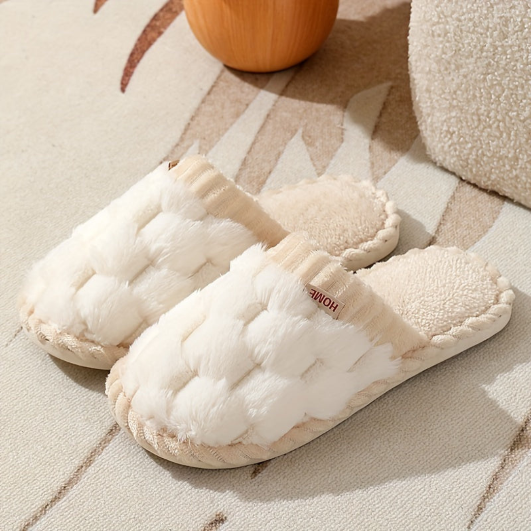 Closed-Toe Winter Slippers – Soft Fleece Lined Indoor Shoes