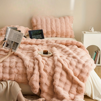 Double-Sided Fleece Blanket – Soft, Warm & Stylish for All Seasons