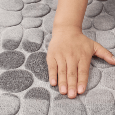 Curved Non-Slip Bathroom Mat with Ergonomic Design