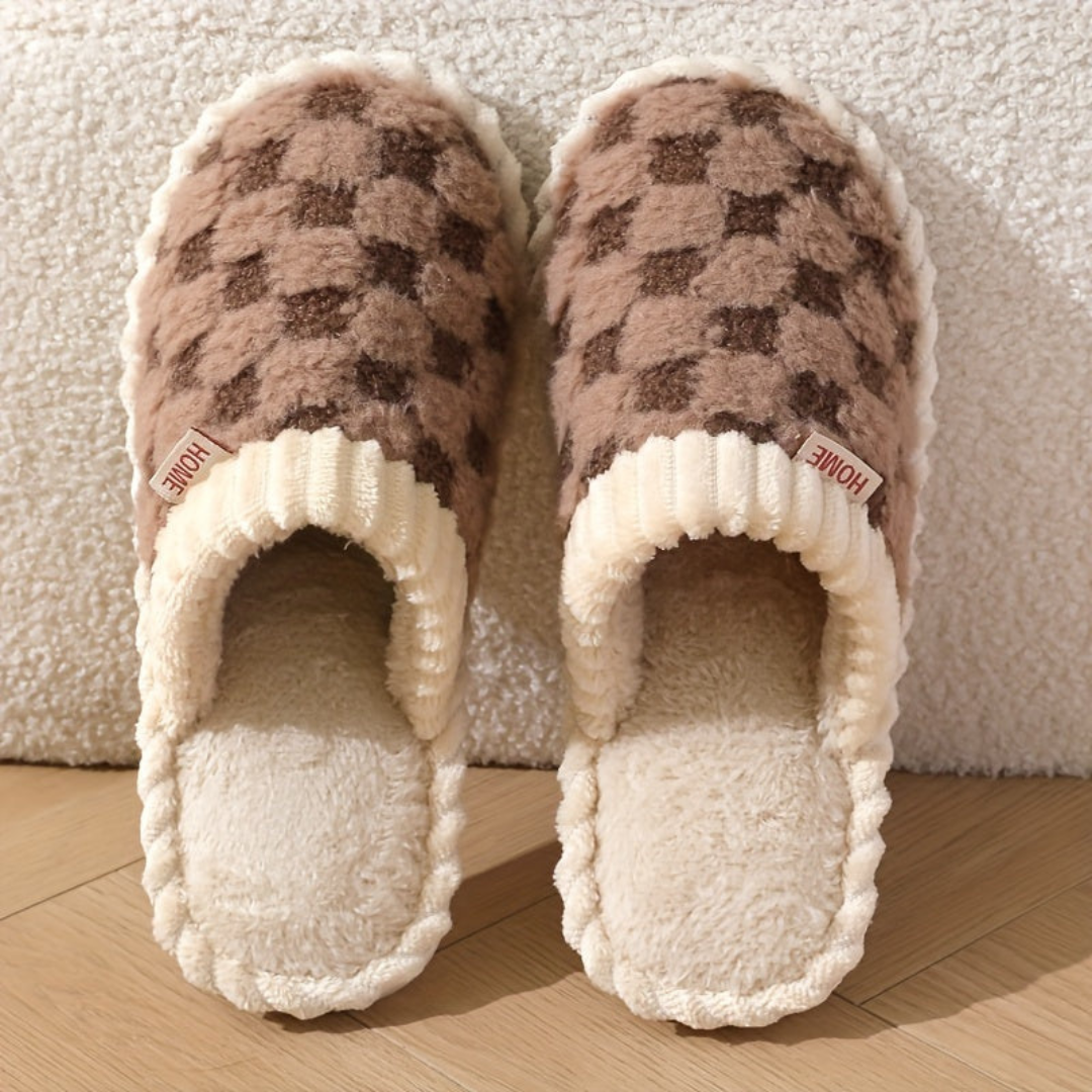 Closed-Toe Winter Slippers – Soft Fleece Lined Indoor Shoes
