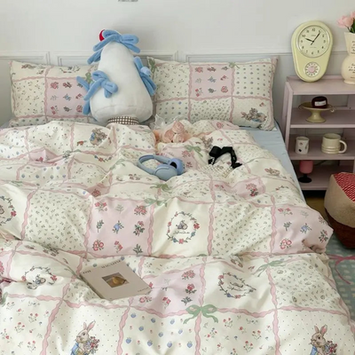 Soft Floral Comforter Cover for Elegant Bedroom Decor
